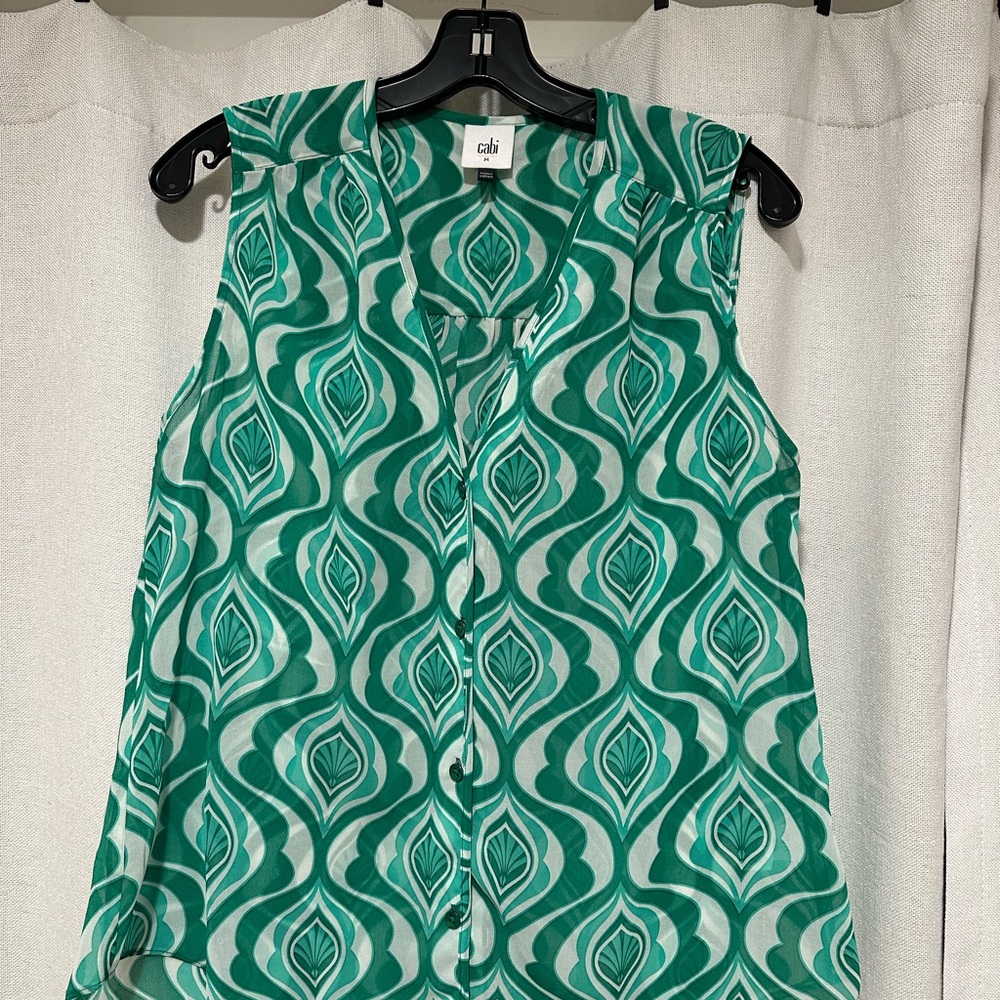 Cabi Patterned Sleeveless Shirt